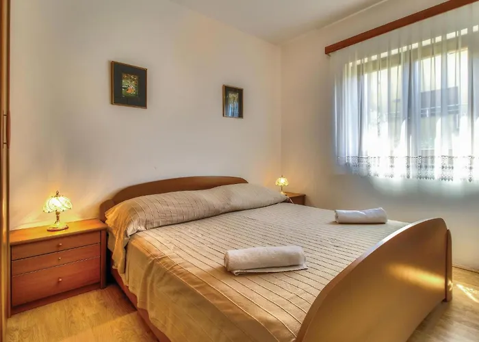 Cozy Apartment In Zambratija With Kitchen
