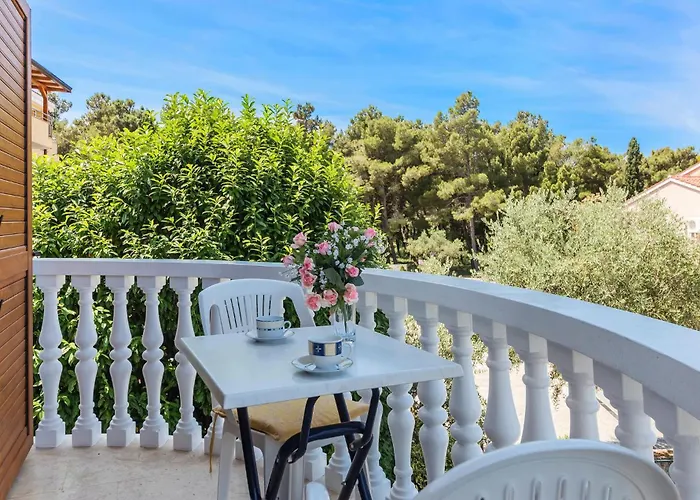 Cozy Apartment In Zambratija With Kitchen