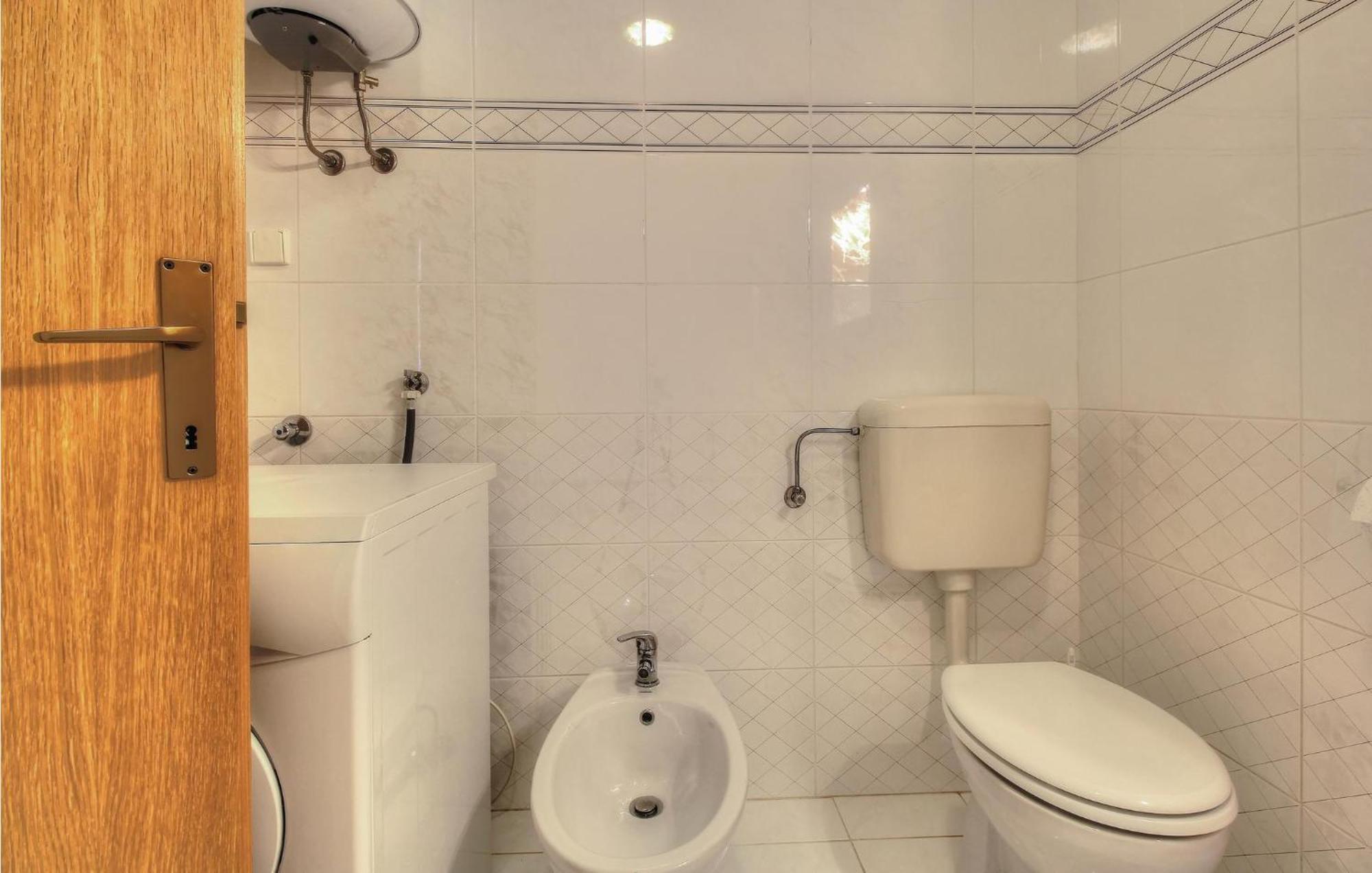 Cozy Apartment In Zambratija With Kitchen Apartment *
