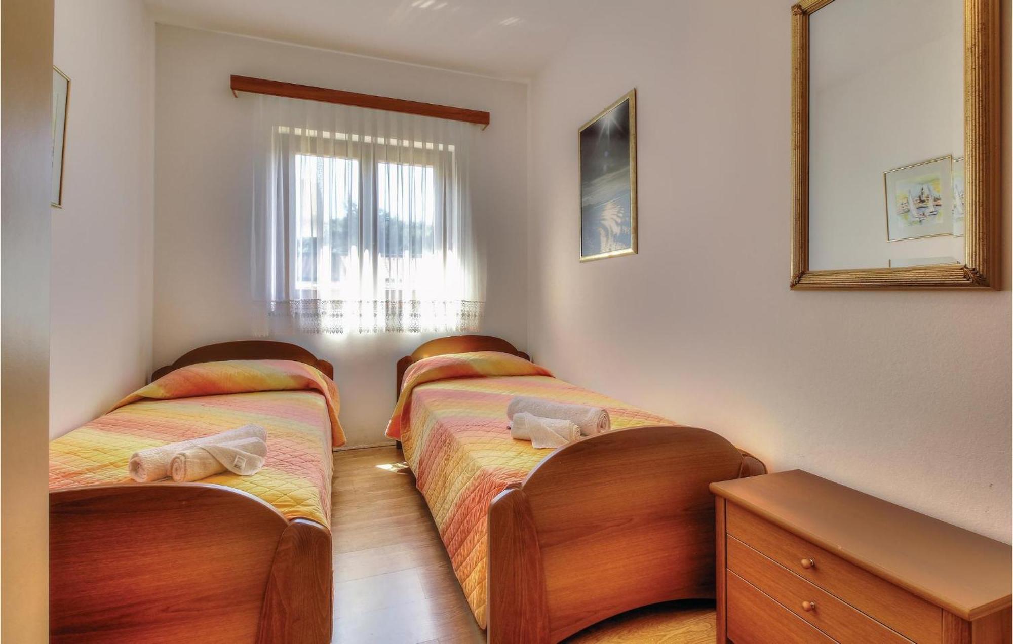 Apartma Cozy Apartment In Zambratija With Kitchen *